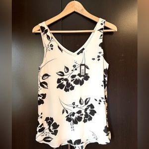 NWT RW&CO Floral Tank Top, size XS
